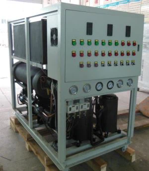 30 KW 10 LE vízhűtéses vízmelegítő fűtésre és hűtésre (5-100 C állítható)